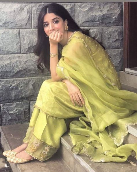 Organza Plazo Suits, Organza Suits Indian, Girls Dressing Style, Actress Dress, Daily Wear Dress, Actress Life, Organza Suit, Mawra Hocane, Organza Suits