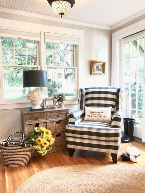 Call it gingham, checkered, buffalo check, or just plain old PLAID you’ll find this playful yet classic pattern coming back in style full force! Kitchen Sitting Areas, Basement Style, Small Armchairs, Plaid Chair, Farmhouse Office Decor, Buffalo Check Curtains, Checkered Decor, Cozy Morning, Farmhouse Office