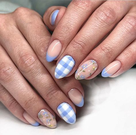 Home Designs Exterior, Cute Simple Nails, Cute Nail Ideas, Summery Nails, Floral Nail Art, S Nails, Spring Nail Art, Easter Nails, Neon Nails