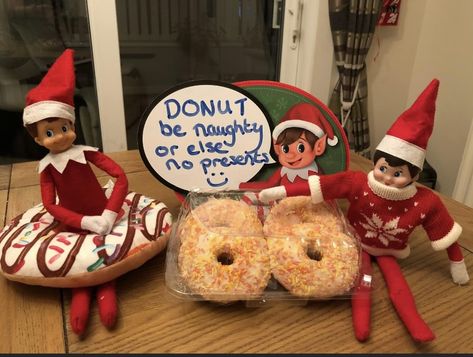 Elf On Shelf Funny, Christmas Pictures With Lights, Ugly Christmas Sweater Card, Elf Stuff, Buddy Elf, Donut Ideas, Elf Ideas Easy, Happy Christmas Card, Cute Christmas Ideas