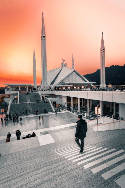 Faisal Mosque, Islamabad, Paksitan 🇵🇰 Faisal Mosque Aesthetic, Pakistani Mosques, Islamabad Beauty, Faisal Masjid, Wallpaper Allah, Travel Pakistan, Faisal Mosque, Pakistan Pictures, Pakistan Tourism