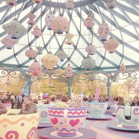 mxlfoy Disneyland World, Tout Rose, Disney Rides, Disney Photos, Disney Aesthetic, Disney Theme Parks, Happiest Place On Earth, Disney Fun, Disneyland Paris