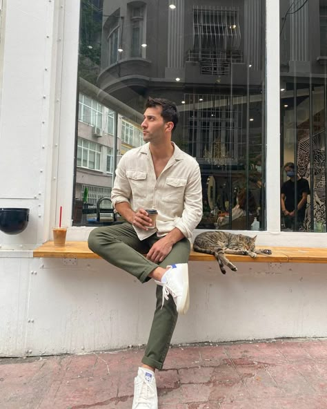 Mens Green Pants Outfit Casual, Green And Beige Outfit Men, Olive Jeans Outfit Men, Mens Warm Weather Fashion, Beige And Olive Green Outfit, Olive Green Men Outfit, Olive Pants Outfit Men, Green Chinos Outfit Men, Olive Pants Men