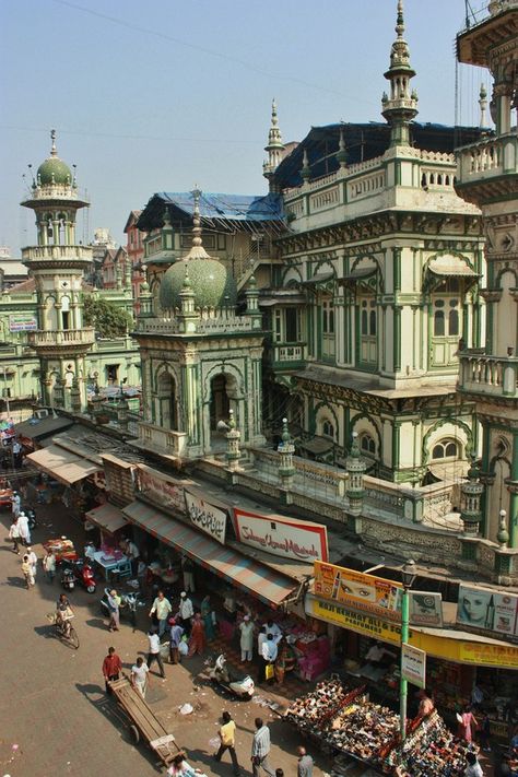 Minara Masjid, Mumbai, India 2011. Minara Masjid Mumbai, Mumbai Photos, Delhi Taj Mahal, Character Archetype, Plein Air Watercolor, India Gate, Mumbai City, Landscape Photography Nature, Train Pictures