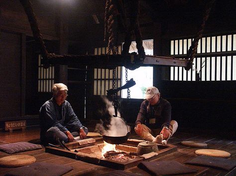 chat around Japanese traditional fireplace "Irori" by ken2754@Yokohama, via Flickr Japanese Fireplace, Japanese Kitchen Decor, Traditional Japanese Kitchen, Japanese Kitchen Design, Tea Room Design, Chinese Tea House, Traditional Japanese Home, Houses Architecture, Japanese Tea House