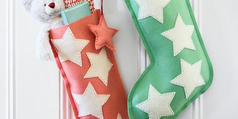 Traditional Christmas Stockings, Family Christmas Stockings, Felt Christmas Stockings, Felt Stocking, Festive Crafts, Christmas Felt, Homemade Holiday, Paper Snowflakes, Easy Christmas Crafts