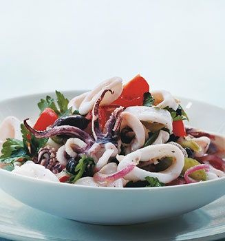 Calamari Salad Recipes, Calamari Salad, Calamari Recipes, Squid Recipes, Seafood Salad, Calamari, Eat Smarter, Linguine, Seafood Dishes