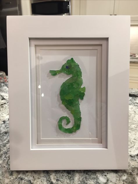 Sea glass seahorse. Sea Glass Seahorse, Seaglass Seahorse, Under The Sea Crafts, Sea Glass Mosaic, Sea Glass Art Projects, Seahorse Art, Fused Glass Wall Art, Glass Fusing Projects, Diy Glass Bottle Crafts