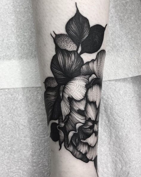 Rose Tattoo Cover Up, Flower Cover Up Tattoos, Dark Roses Tattoo, Black Flowers Tattoo, Tatuaje Cover Up, Black Tattoo Cover Up, Tattoo Shading, Floral Tattoo Sleeve, Plant Tattoo