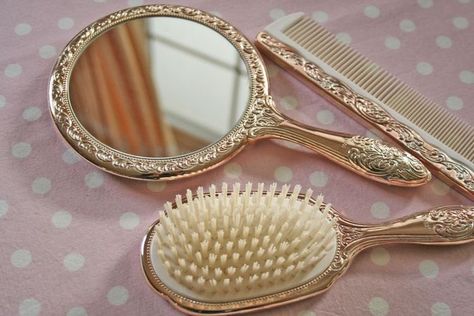 Vintage Brush Set, Antique Vanity Set, Princess Stuff, Hair Brush Set, Antique Vanity, Vintage Brush, Handbag Essentials, Adored Vintage, Vintage Dressers