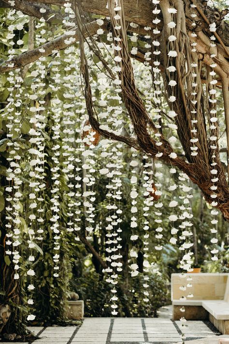 Kelly & Cris – Vanessa Jaimes Hanging Flowers Wedding, Tree Wedding Ceremony, Hanging Flower Arrangements, Photo Area, Mandap Decor, Wedding Planning Decor, Top Wedding Dresses, Floral Arrangements Wedding, Hanging Flowers