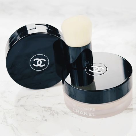 Chanel setting powder and foundation 😊 Comfort Clothes, Makeup Stuff, Fame Dr, Chanel Model, Setting Powder, Fidget Toys, Makeup Collection, Makeup Products, Comfortable Outfits