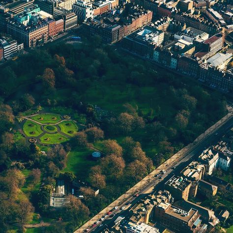 Visit Dublin on Twitter: "Sometimes the scenery does all the talking! Beautiful capture of St #StephenGreen 🌲 #LoveDublin 📷IG/mredgarallan https://t.co/PPuPzGDjqy" Stephens Green Dublin, Irish Musicians, Visit Dublin, Saint Stephen, Irish Actors, Future Life, Some Pictures, Dublin, Picture Video