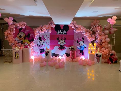 Mini Mouse Birthday Decorations, Girl Theme Birthday Party, Minnie Mouse Backdrop, Airplane Birthday Party Decorations, Indoor Wedding Decorations, Mickey Mouse Birthday Decorations, Minnie Mouse Decorations, Birthday Planner, Mickey Mouse Decorations