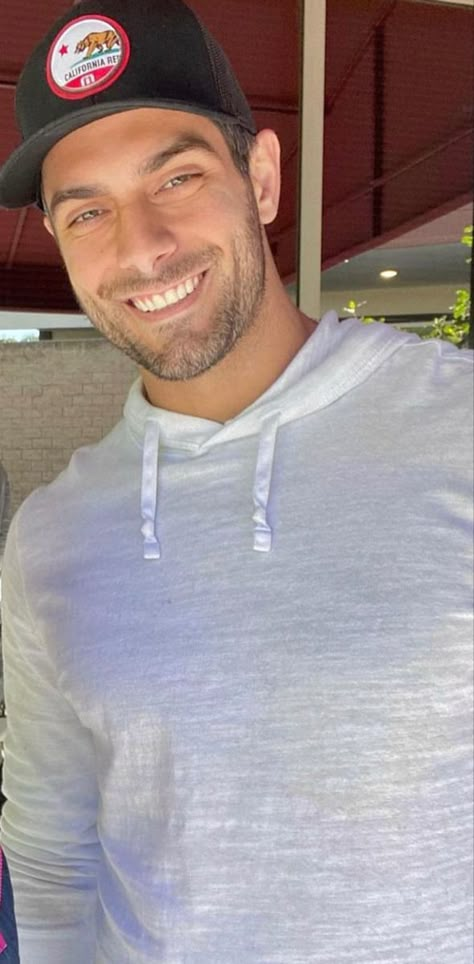 James Richards, Nfl Football 49ers, Jimmy Garoppolo, Hey Handsome, Boston Sports, Prince Charming, Gq, Muscles, Boston