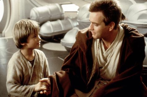 Remember the boy who played Anakin Skywalker in 'Star Wars'? He is all grown up now and looks way different! - AOL Entertainment Young Anakin Skywalker, Jake Lloyd, Star Wars Meme, Star Wars Wedding, Star Wars Film, The Phantom Menace, Obi Wan Kenobi, Star Wars Humor, Star Wars Memes