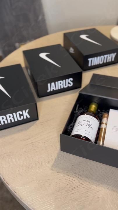 Nike Groomsmen Proposal, Groomsmen Box Ideas, Bestman Proposal Box Ideas, Will You Be My Groomsman Ideas, Proposal Tiktok, Wedding Party Proposal Ideas, Groomsmen Proposal Box Ideas, Groomsman Boxes, Asking Groomsmen