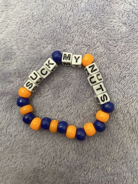 Simple Pony Bead Bracelets, Bracelets With Words Funny, Beaded Bracelets With Words Funny, Things To Say On Bracelets, Bracelet Ideas Words Funny, Fun Bracelets To Make, Funny Matching Bracelets, Funny Words To Put On Bracelets, Matching Kandi Bracelets For Friends