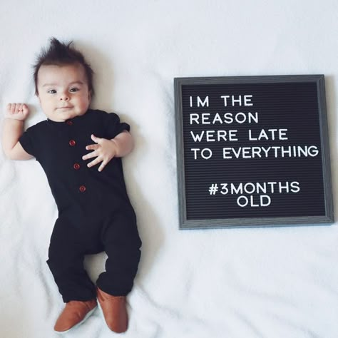 3 Month Old Baby Pictures, Baby Captions, Baby Milestones Pictures, Monthly Baby Pictures, Baby Milestone Photos, Funny Baby Pictures, Baby Fotografie, 3 Month Old Baby, Monthly Baby Photos