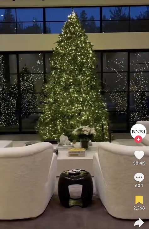 Kardashian Christmas Tree, Spa Event, Kardashian House, Kardashian Christmas, Dope Wallpaper, Christmas Coffee Table Decor, Dream Farmhouse, Tree Inspiration, Mom Show