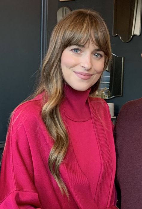 Dakota Johnson Highlights, Dakota Johnson No Bangs, Dakota Johnson Soft Summer, Dakota Johnson Hair Color, Dakota Johnson Hair, Haircuts 2020, Dakota Jhonson, Soft Summer Palette, Inspo Hair