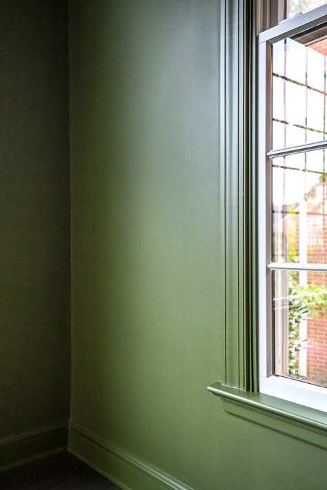 Sunroom With Green Walls, Green Painted Trim Interior, Kelly Green Walls, Green Walls With Green Trim, Olive Green Trim Interior, Light Moss Green Paint, Bancha Farrow And Ball Bedroom, Green Paint Wood Trim, Medium Green Walls