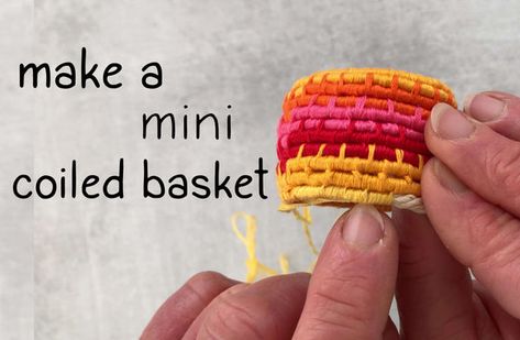 Coiling Technique, Embroidery Floss Crafts, Miniature Basket, Weaving Book, Weaving For Kids, Weaving Diy, Basket Weaving Diy, Coiled Fabric Basket, Mini Basket