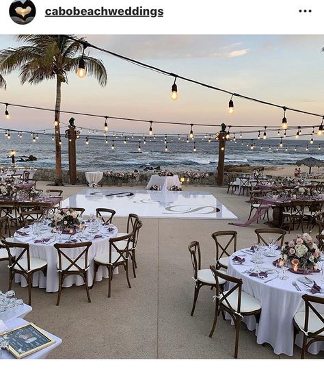 Round Table Beach Wedding, Minimalistic Beach Wedding, Wedding Dance Floor Beach, Beach Wedding Set Up Wedding Ceremony Decor, Beach Wedding Set Up Receptions, Beach Wedding Dance Floor Ideas, Simple Beach Wedding Reception Ideas, Beach Rooftop Wedding, Beach Modern Wedding