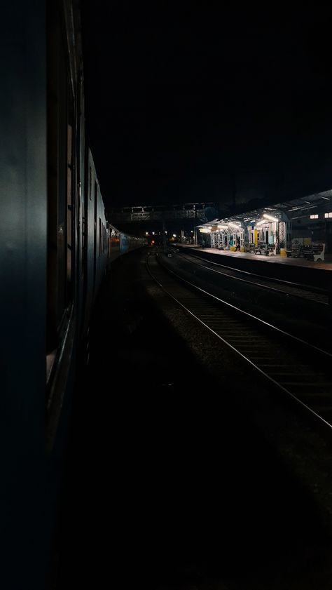 Train Night Snap, Train Night Aesthetic, Train Window Aesthetic, Train Travel Aesthetic, Daaru Party Pic, Couples Hidden Face Pics, Party Pic, Story Pics, Medical Photography