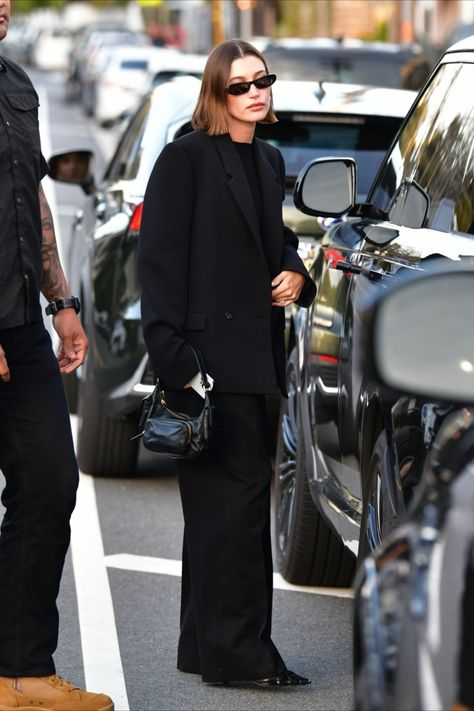 Hailey Bieber Blazer, Hailey Baldwin Outfits, Haley Bieber, Hailey Bieber Outfits, European Street Style, Hailey Bieber Style, Hailey Baldwin Style, Extreme Fashion, Winter Fashion Outfits Casual