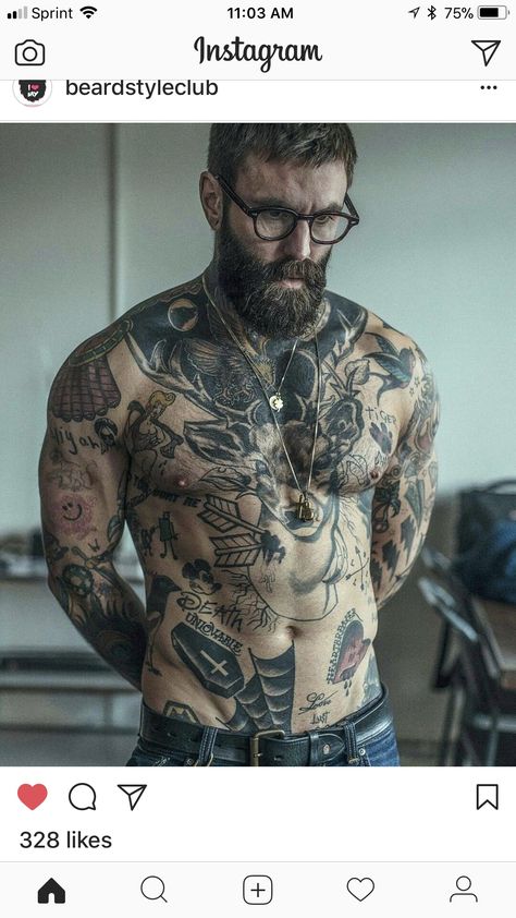 Best Mens Hairstyles, Old School Tattoo Sleeve, Traditional Tattoo Outline, Hairstyles Male, Torso Tattoos, Yakuza Tattoo, Men Tattoos Arm Sleeve, Men Chest, Cool Chest Tattoos