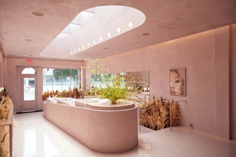 Glossier Showroom, Los Angeles Shopping, Retail Interior, Store Interior, Retail Space, Shop Interior, Retail Shop, Architectural Digest, Dining Room Sets