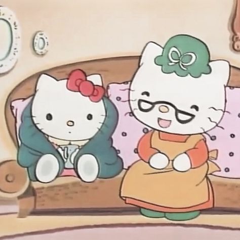 Hello Kitty And Her Mom, Mom Animation, Hello Kitty Mimi, Cartoon Grandma, Sanrio Aesthetic, Disney Board, Melody Hello Kitty, Hello Kitty And Friends, Hello Kitty Characters