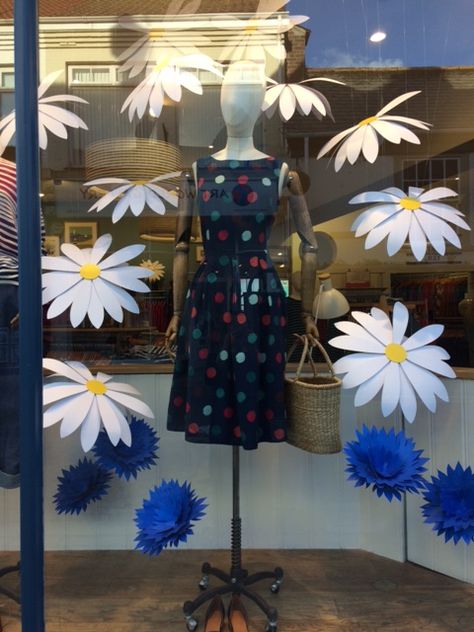 Spring Fashion Window Display, Festival Window Display, Summer Retail Window Displays, Summer Store Window Display, Easter Store Window Display, Summer Shop Window, Spring Window Display Ideas, Florist Window Display, Easter Window Display