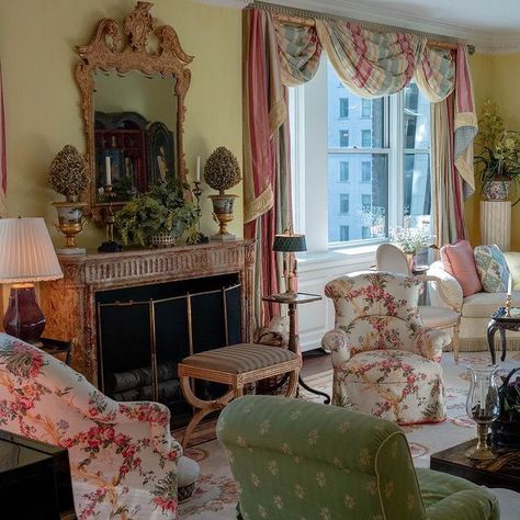 Mark Hampton, Mario Buatta, Chippendale Chairs, Glam Pad, Dust Bunnies, Chintz Fabric, Curtain Styles, English Country Style, Classic Interior Design