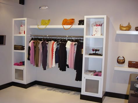 Boutique Shelving, Clothing Display Racks, Interior Design Bedroom Teenage, Mens Wear Shop, Clothing Rack Display, Store Shelves Design, Clothing Store Displays, Clothing Display, Clothing Store Interior