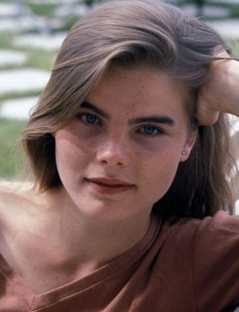 Mariel Hemingway 80s, Midnight In Paris Hemingway, Mariel Hemingway Star 80, Ernest Hemingway Photo, Margaux Hemingway, Mariel Hemingway, Jean Harlow Red Headed Woman, Feminine Beauty, True Beauty