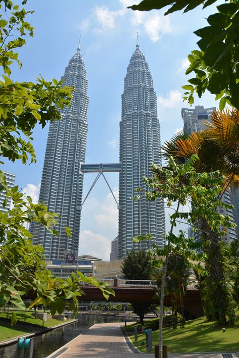 Petronas Towers in Kuala Lumpur, Malaysia Kuala Lumpur City, Petronas Towers, Malaysia Travel, Amazing Buildings, Twin Towers, Famous Places, City Aesthetic, Beautiful Places To Visit, Places Around The World