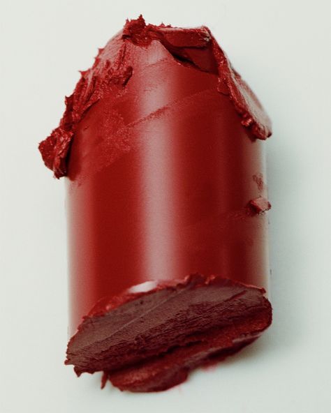 Textures Fashion, Elements And Principles, Matte Red, Beauty Shoot, Skincare Ingredients, How To Make Chocolate, Makeup Brands, Red Aesthetic, Matte Lips