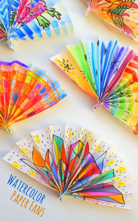 Watercolor Painted Paper Fans - these paper fans turned beautifully! Chinese New Year Crafts, Diy And Crafts Sewing, New Year's Crafts, Hand Fans, Paper Fans, Crafts For Teens, Painted Paper, Summer Crafts, Art Activities