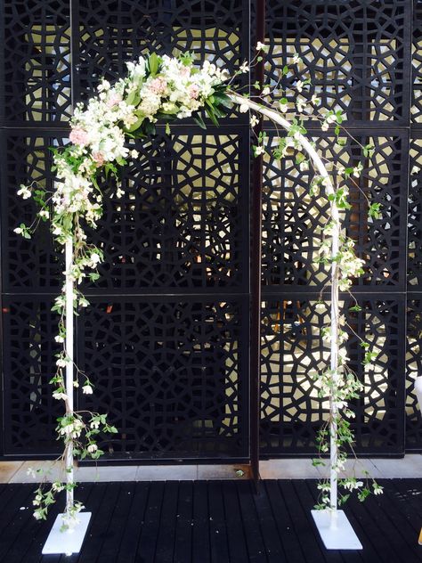 White metal arch - you can have square or round top | By Flower Jar Wedding Arch Ideas Round Top, Wedding Arch Round Top, Wedding Arch Metal, Flower Garland Diy, Flower Jar, Diy Wedding Arch, Arch Ideas, Metal Wedding Arch, Ball Ideas