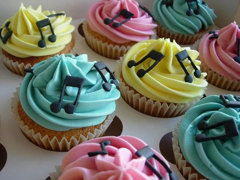 Musical Note Cupcakes | Fantasy Cupcakes | Flickr Music Theme Food, Fantasy Cupcakes, Dance Cupcakes, Music Note Cupcakes, Music Cupcakes, Bolo Musical, Bas Mitzvah, Decades Party, Music Themed Cakes