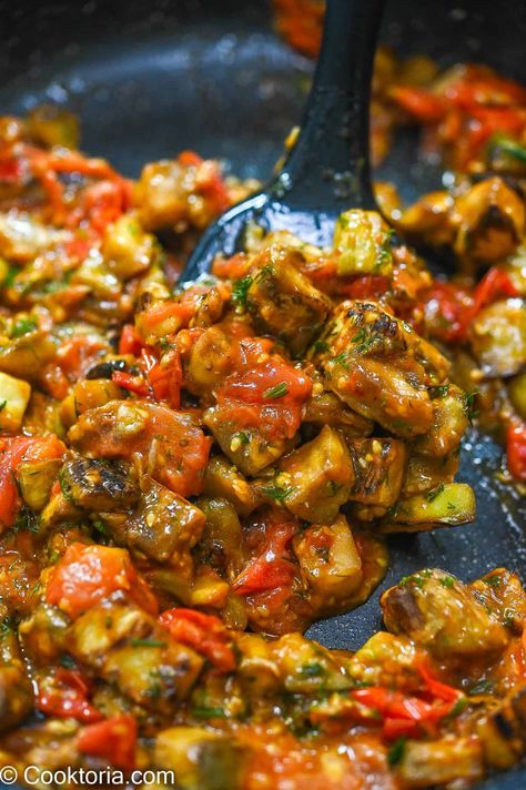 Eggplant with Tomatoes Eggplant With Tomatoes, Eggplant Recipes Healthy, Sauteed Eggplant, Aubergine Recipe, Eggplant Recipes Easy, Stuffed Chicken Breast Spinach, Eggplant Dishes, Vegetable Side Dishes Recipes, Side Dishes Recipes