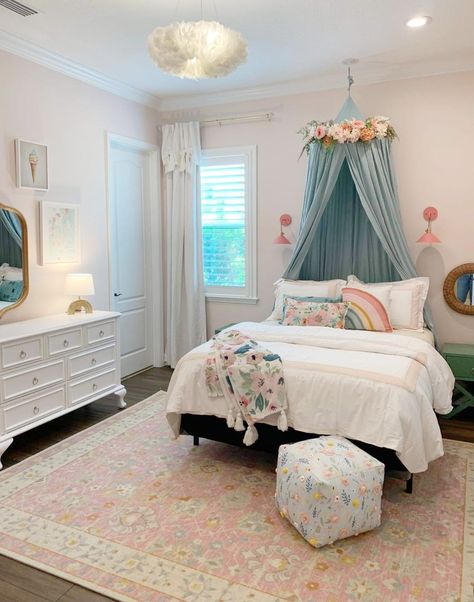 Eight Year Old Room Ideas, 6 Year Girl Room Ideas, Six Year Old Bedroom Ideas, Five Year Old Bedroom, Cozy Toddler Girl Room, Girls Room 8-10, 4 Year Girl Bedroom Ideas, Girls Room Queen Bed, Girls Bedroom Ideas Age 5