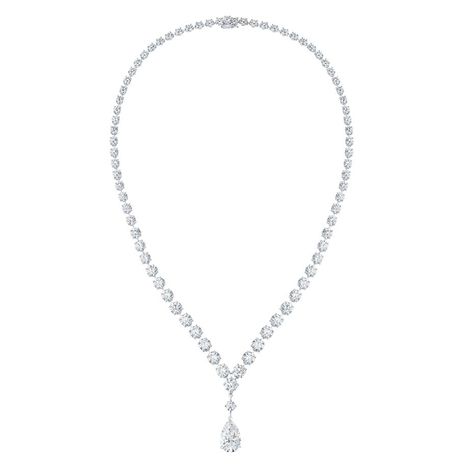 This spectacular diamond high jewellery necklace from De Beers' new Drops of Light collection features a detachable pear-shaped diamond drop. Real Diamond Necklace, Glamorous Jewelry, Wedding Ring Necklaces, High Jewellery, Fancy Yellow Diamond, Light Earrings, Jewellery Necklace, Designer Jewellery, Pear Shaped Diamond