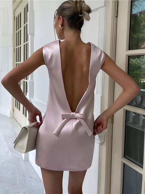 Backless Short Wedding Dress, Dress Outfits Night Out, Backless Silk Dress Short, Big Bow Back Dress, Winter Wedding Cocktail Dress Guest, Nyc Cocktail Party Outfit, Styling Satin Dress, Dresses For Prom Short, Short Dresses Formal Elegant