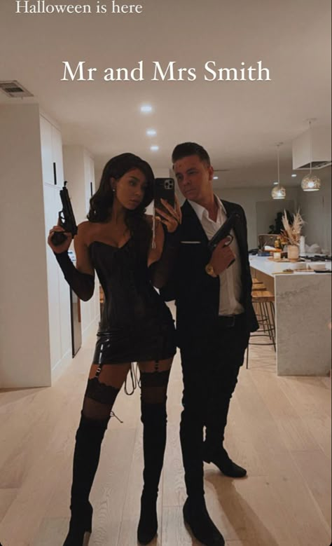 Partner Halloween Costumes, Badass Halloween Costumes, Halloweenský Makeup, Carnaval Outfit, Cute Couple Halloween, Classy Halloween Costumes, Mr And Mrs Smith, Hot Halloween Outfits, Pretty Halloween Costumes