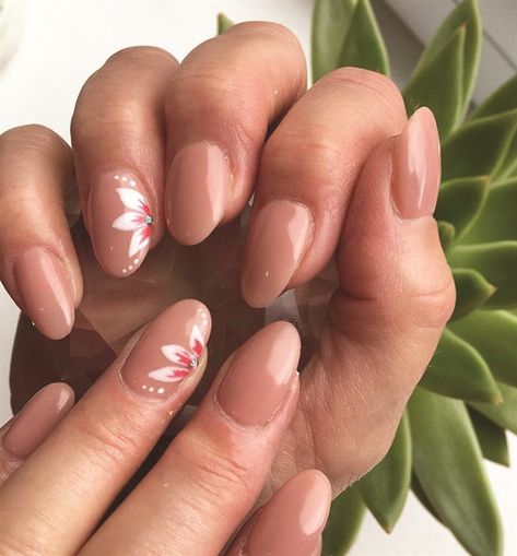 Ring Finger Accent Nail, Nails Manicures, Accent Nail Art, Ring Finger Nails, Makeup Nails Art, Fingernail Designs, Finger Nail Art, Tropical Palm Leaves, Accent Nail