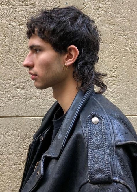 Haircut For Wavy Hair, Taper Men, Haircut Quiz, Men Haircut Undercut, Wolf Cut Hairstyles, Male Haircuts Curly, Guy Haircuts Long, Shaggy Short Hair, Mullet Haircut