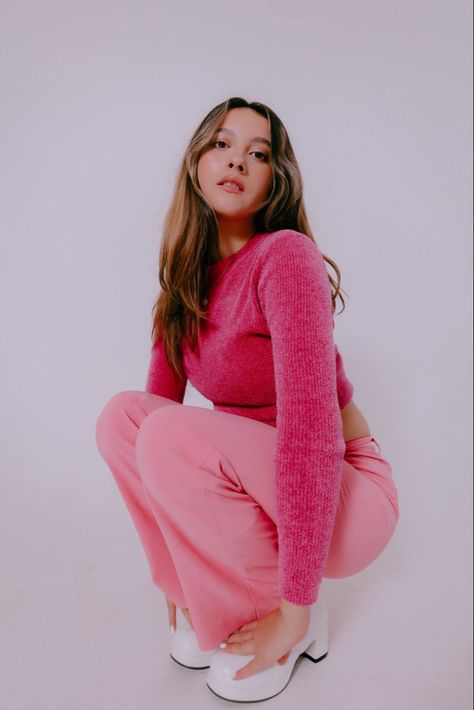 PINK MONOCHROME OUTFIT| STUDIO PHOTOSHOOT INSPO Pink Monochrome Photoshoot, Pink Photoshoot Ideas Creative, Cute Girly Photoshoot, Pink Wall Photoshoot, Studio Photoshoot Ideas Colorful, Studio Photoshoot Outfits, Pink Studio Photoshoot, Pink Outfit Photoshoot, Pink Portrait Photography